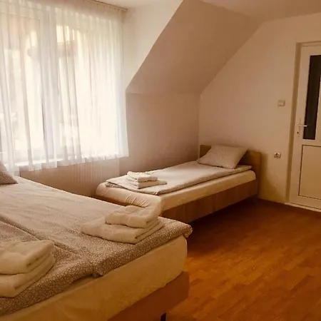 La Mama Guest house *